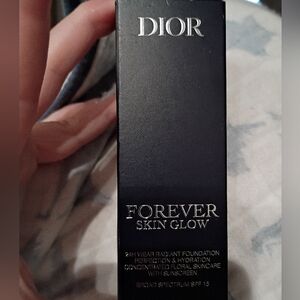 Dior Forever Skin Glow Foundation - 00 Neutral Glow New Exp 1/26